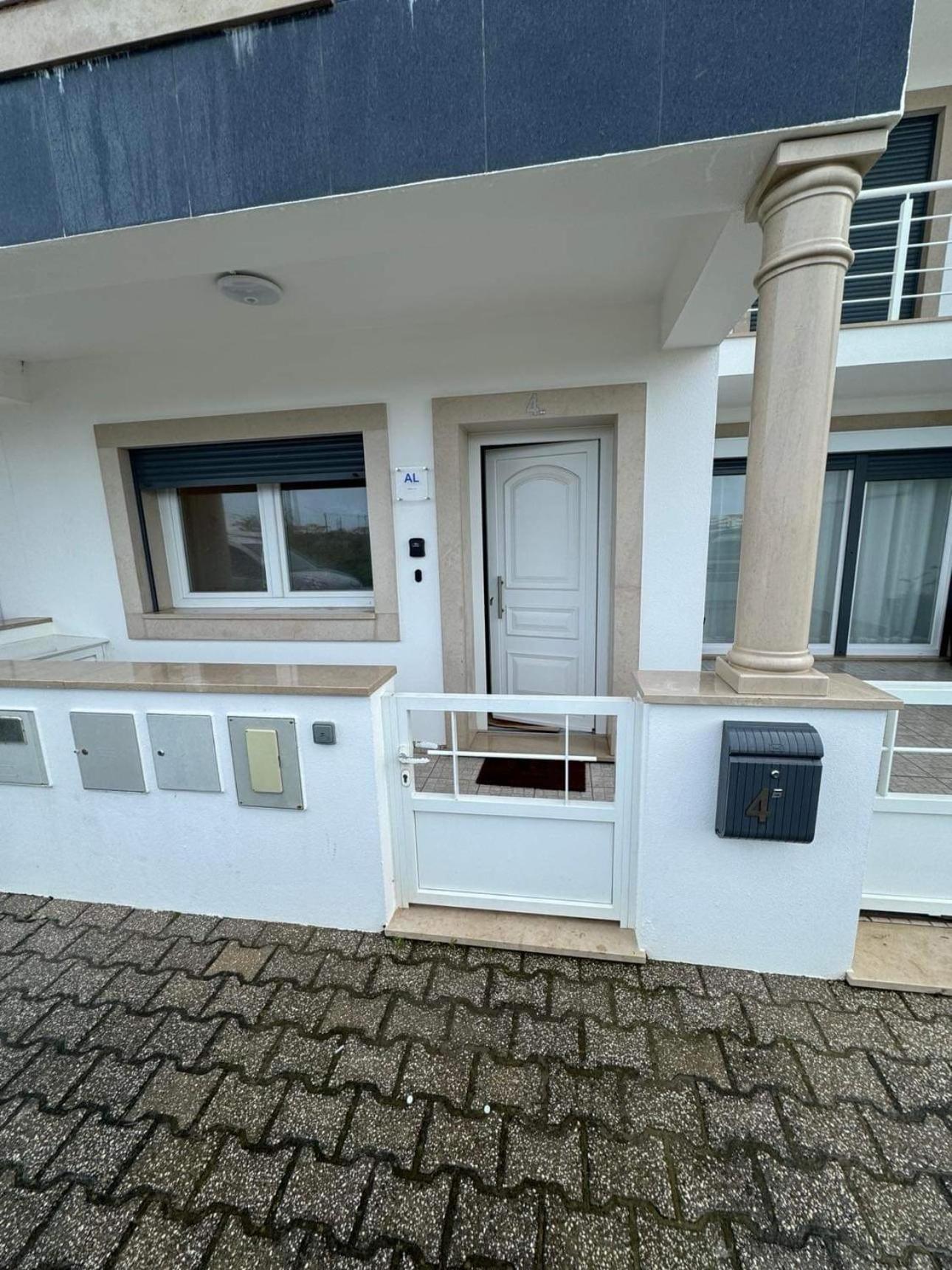 Sunny Baleal Guesthouse Феррел Экстерьер фото